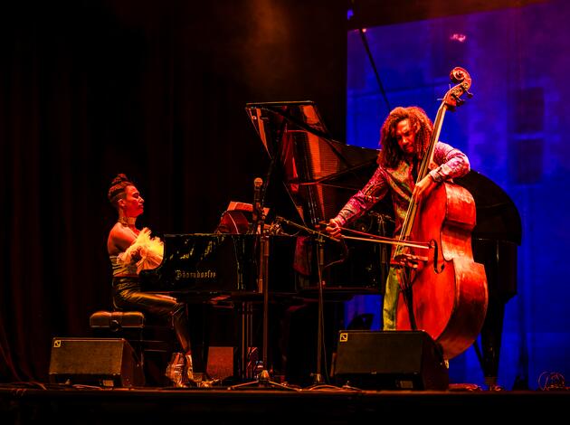 James Oesi & Djuwa Mroivili
